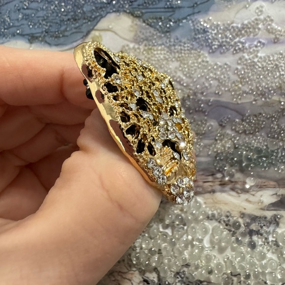 Leopard Cheetah Brooch Pin - Picture 3 of 5